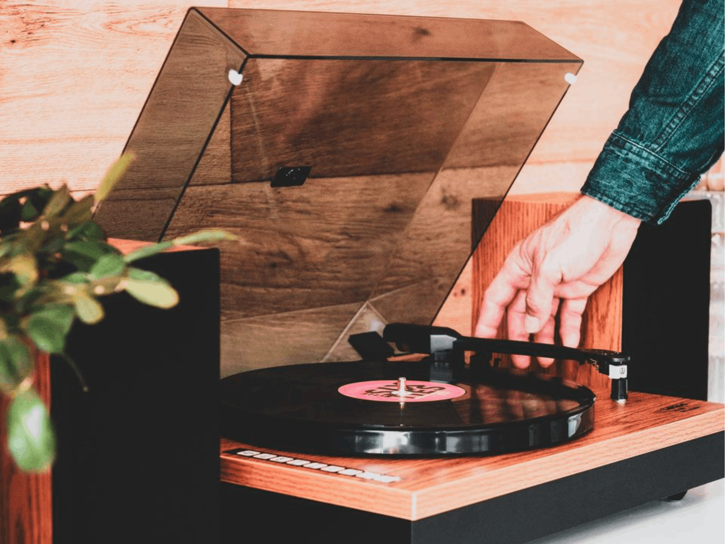 Turntables With Speakers